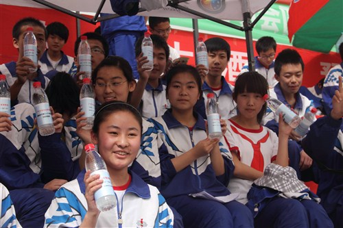 【广丰榆林白云店赞助榆林中学运动会_白云草