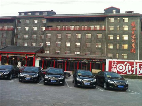 【图】百辆荣威950进京 服务媒体两会采访专车