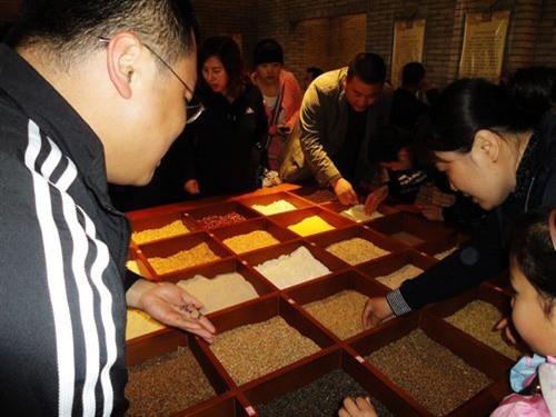 【华阳奔腾神农温泉度假村自驾游完美落幕_长