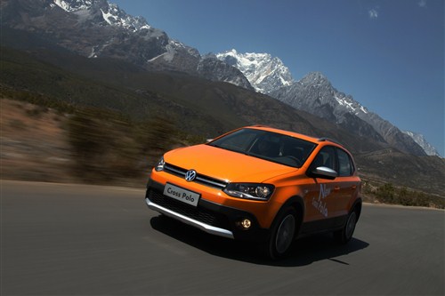 【Polo家族新锐登场 全新Cross Polo演绎车市