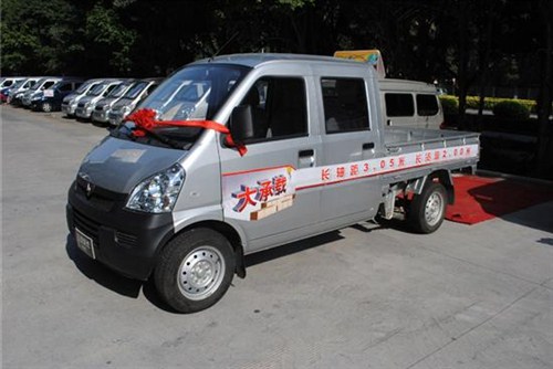 【五菱荣光小卡 全系车型优惠0.2万元_庞大石