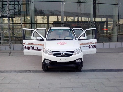 众泰T200新款上市 购车零首付 零利息广告