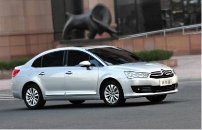 【儿童安全座椅国标实施 配备儿童座椅装置车