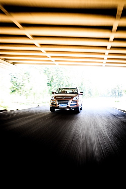 【纳智捷大7本色出演 痞子英雄全面开战_淄博