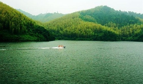 南京协众雷克萨斯天目湖两日休闲自驾游广告