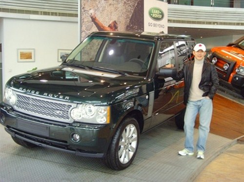 【名人专访:候勇 帽子下的阳光男人_北京兰德