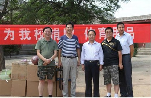 【江淮瑞鹰大美新疆万里行-甘肃小学捐赠_深圳