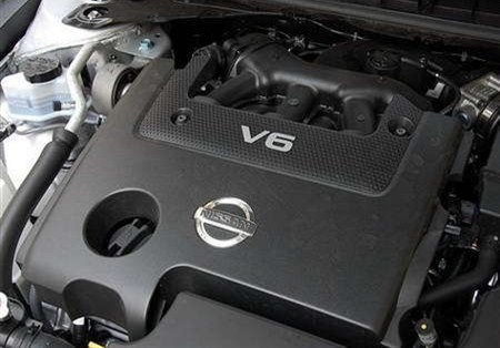 全新天籁的专属心脏v6发动机 cvt!