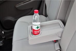 宝骏 上汽通用五菱 宝骏630 2011款 1.8L 手动基本型