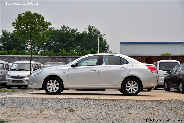 宝骏 上汽通用五菱 宝骏630 2011款 1.8L 手动基本型