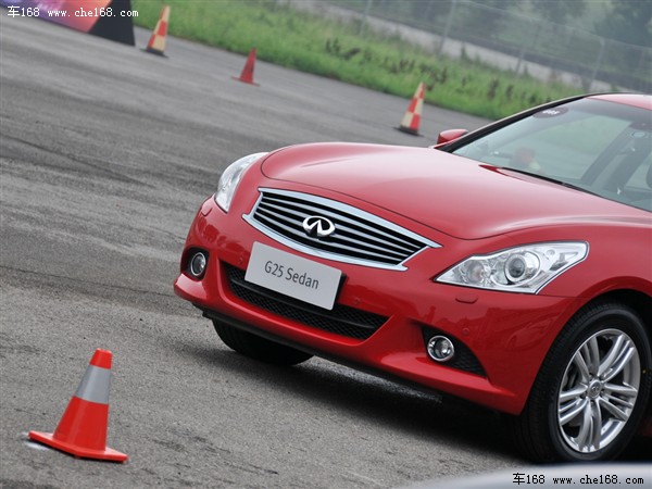 英菲尼迪 英菲尼迪 英菲尼迪G系 2010款 G25 Sedan 豪华运动版
