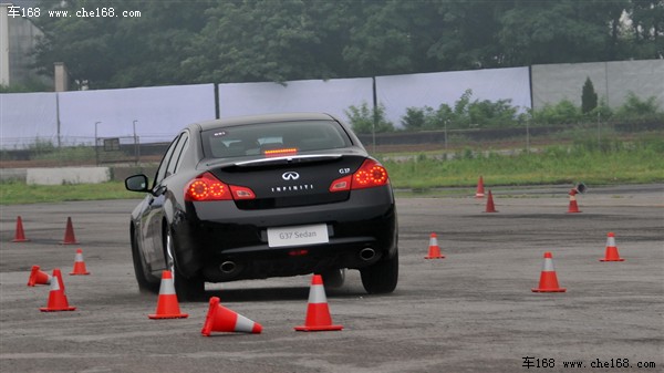英菲尼迪 英菲尼迪 英菲尼迪G系 2010款 G25 Sedan 豪华运动版