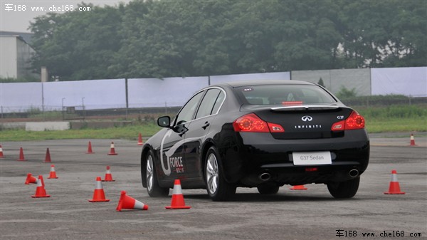 英菲尼迪 英菲尼迪 英菲尼迪G系 2010款 G25 Sedan 豪华运动版