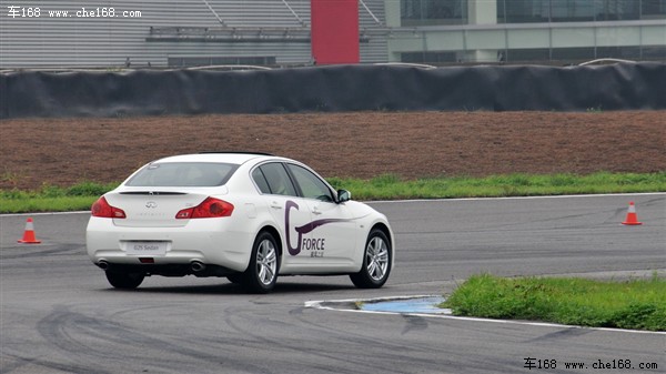 英菲尼迪 英菲尼迪 英菲尼迪G系 2010款 G25 Sedan 豪华运动版