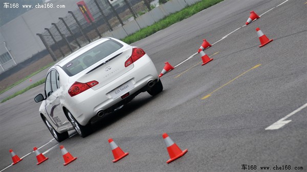 英菲尼迪 英菲尼迪 英菲尼迪G系 2010款 G25 Sedan 豪华运动版