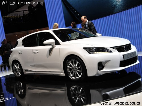 雷克萨斯量产版CT 200h实车首次亮相 汽车之家