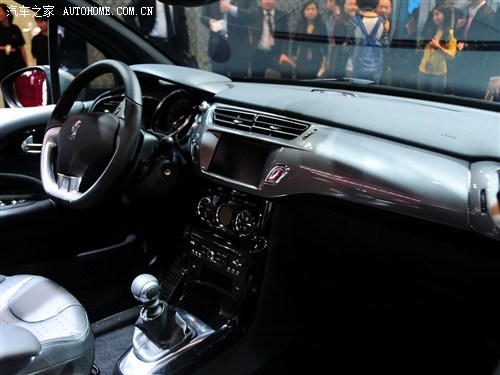 V܇չDS3 Cabrio(gu)(ni)װl(f) ܇֮
