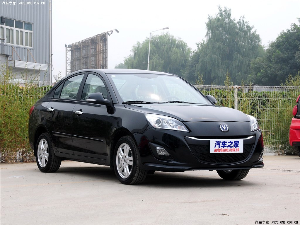 【图】长安汽车悦翔V52012款 1.5L 自动运动型