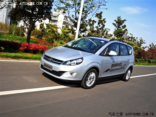 【空间依旧是卖点 试驾2013款江淮和悦RS_日