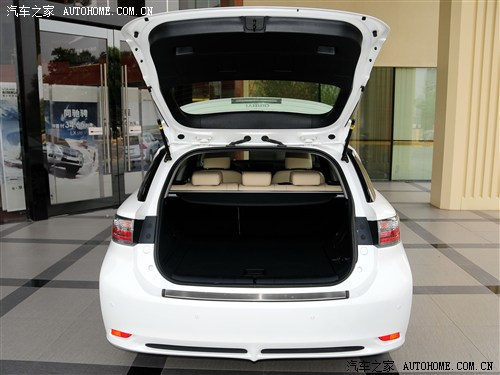 【城市达人潮流之选 试驾雷克萨斯CT200h_太