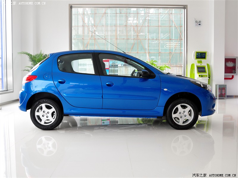 东风标致 标致207 2011款 两厢 1.4L 手动驭乐版 车身外观1162792 点击进入下一页 东风标致 标致207 2011款 两厢 1.4L 手动驭乐版 车身外观1162792 点击进入下一页