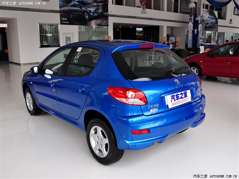 东风标致 标致207 2011款 两厢 1.4L 手动驭乐版 车身外观1162795 点击进入下一页 东风标致 标致207 2011款 两厢 1.4L 手动驭乐版 车身外观1162795 点击进入下一页