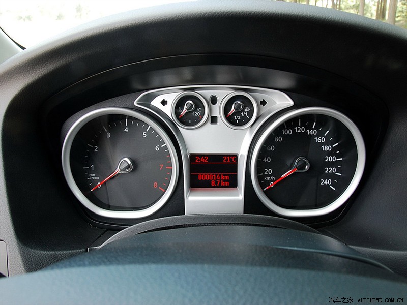 长安福特 福克斯 两厢2.0 AT运动型 中控方向盘209223
点击进入下一页