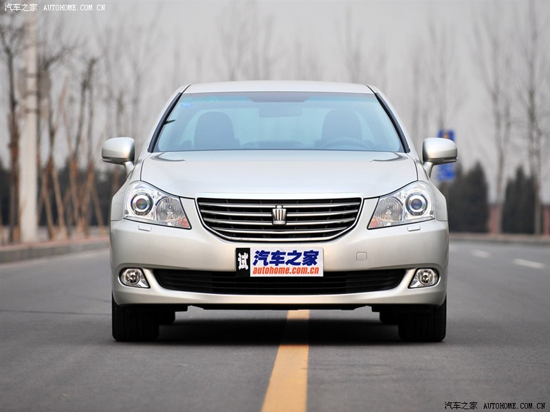 一汽丰田 皇冠 2010款 V6 2.5 Royal 真皮导航版 车身外观656555 点击进入下一页