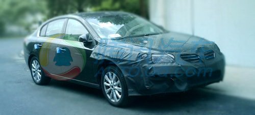 进口加速 雷诺Latitude国内谍照曝光 汽车之家