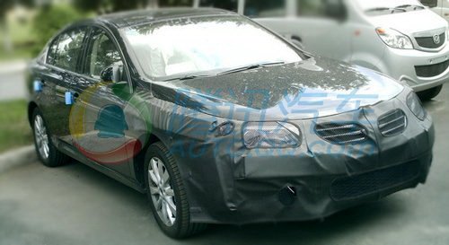 进口加速 雷诺Latitude国内谍照曝光 汽车之家