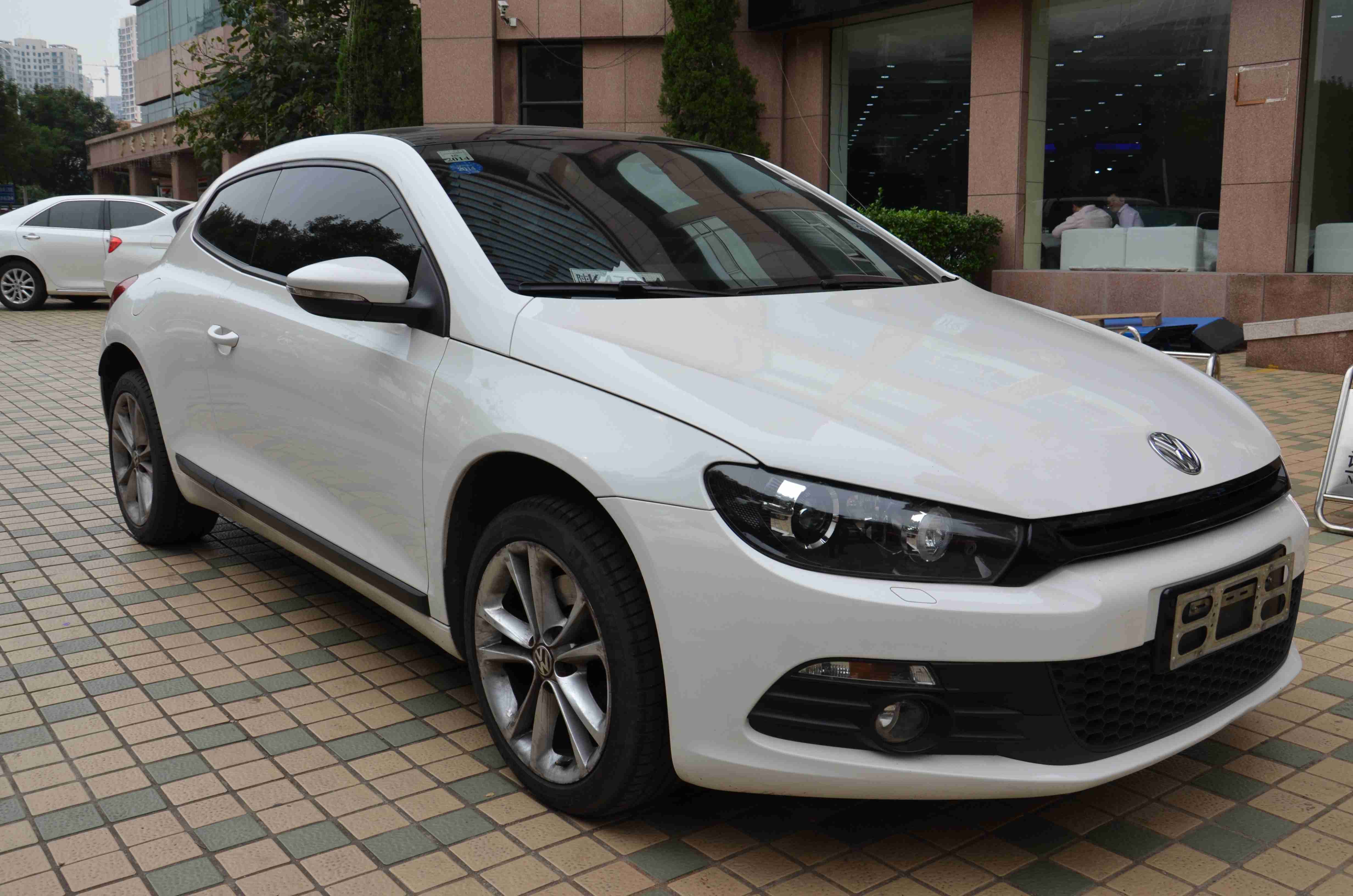 大众尚酷 白色 2012年3月上牌 4万公里 东豪国际二手车出售