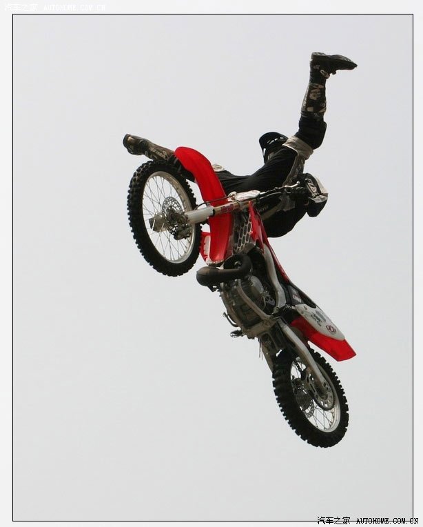 【空中飞人】摩托车也能飞天