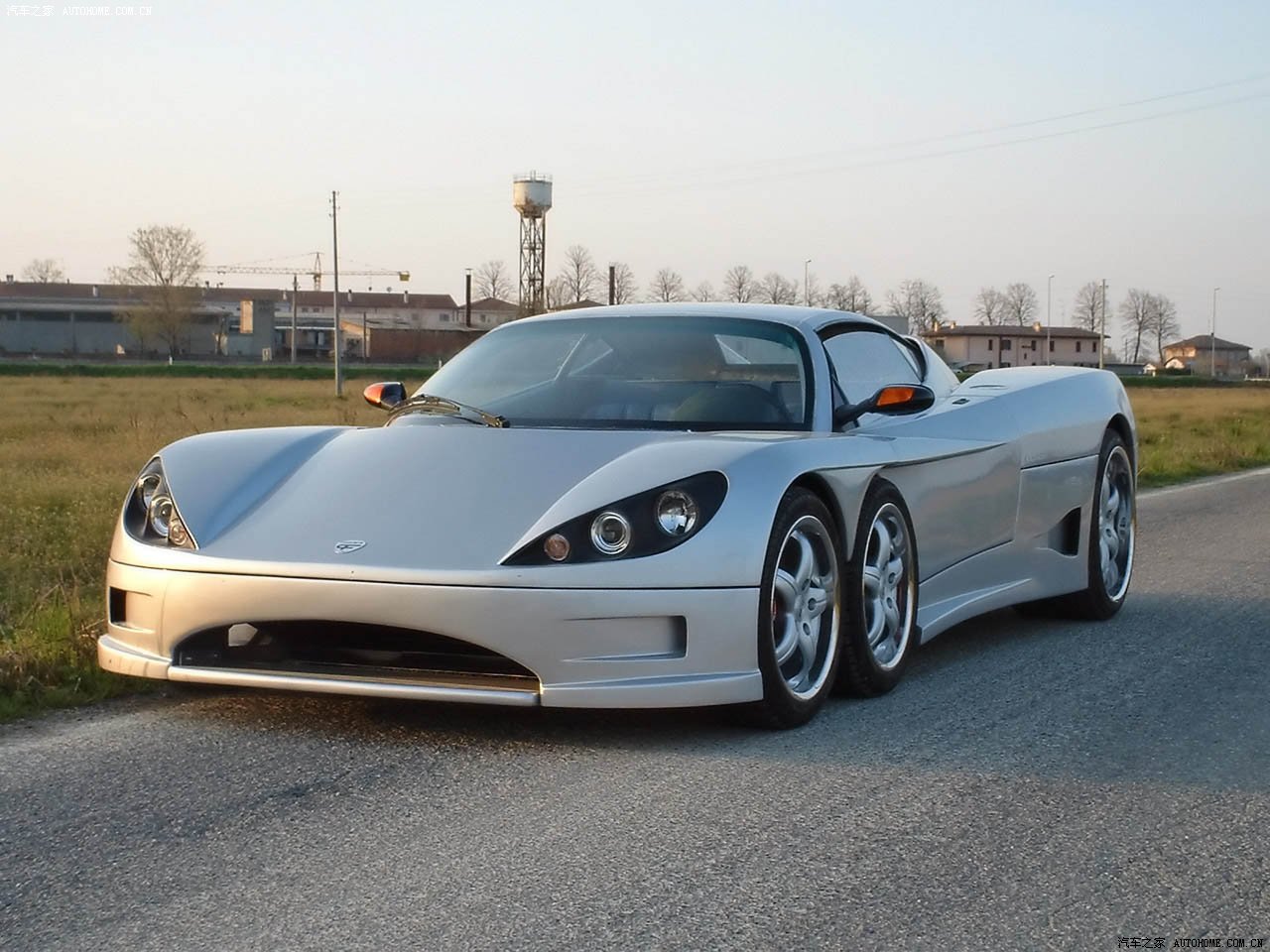 牛b神奇"六轮跑车",不知道什么品牌