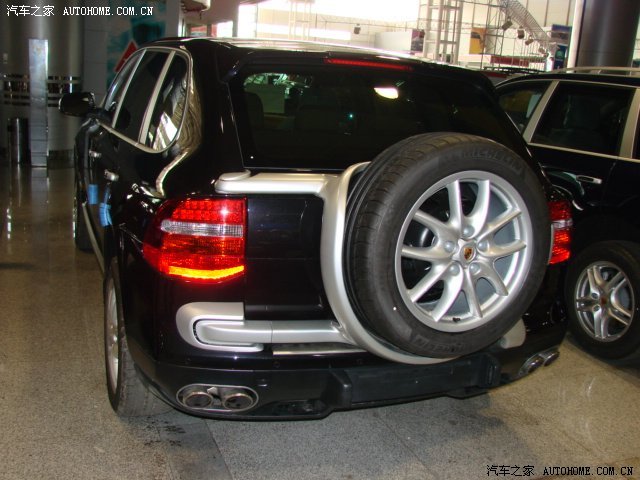 大家来投票,卡宴加外挂备胎是否好看