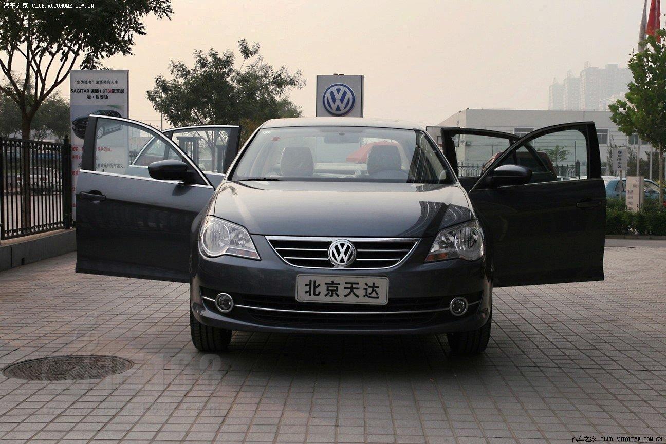 喜欢吗,请欣赏 豪华大气的铂金灰的新宝来照片!