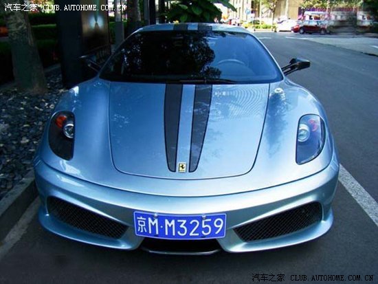 真实的北京市区实拍豪车看不完