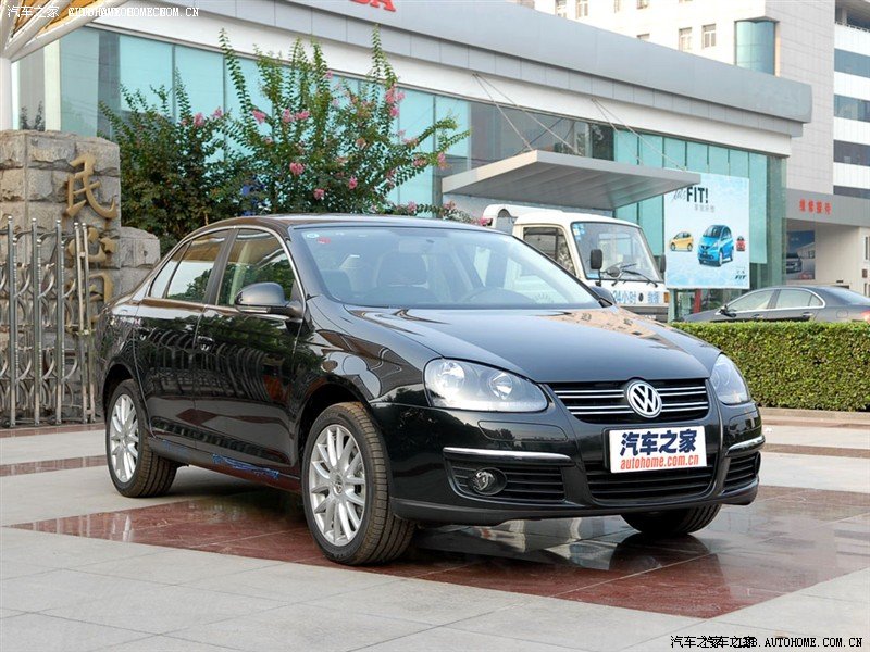 款就是 上海汽车出的  荣威 750s 1.8t 迅雅版本