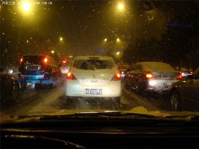 【图】晚上又下雪了_奥拓论坛_汽车之家论坛