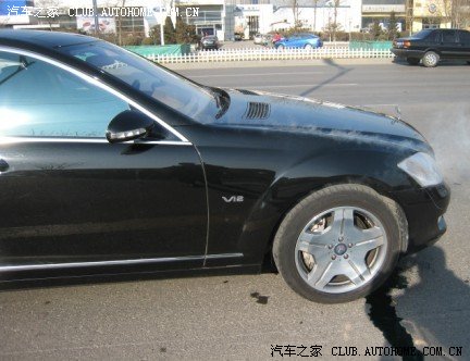 北京进口奔驰新车正常行驶开锅抛锚,无人问津!