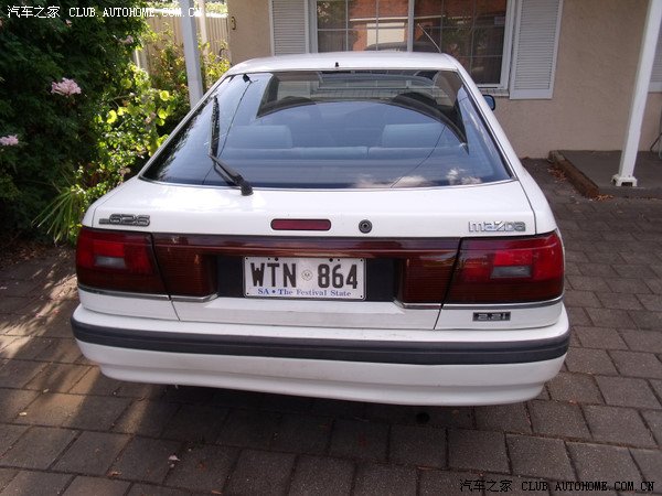 朋友新买的90年代的马自达626 大家见过在中国见过这个样子的吗?