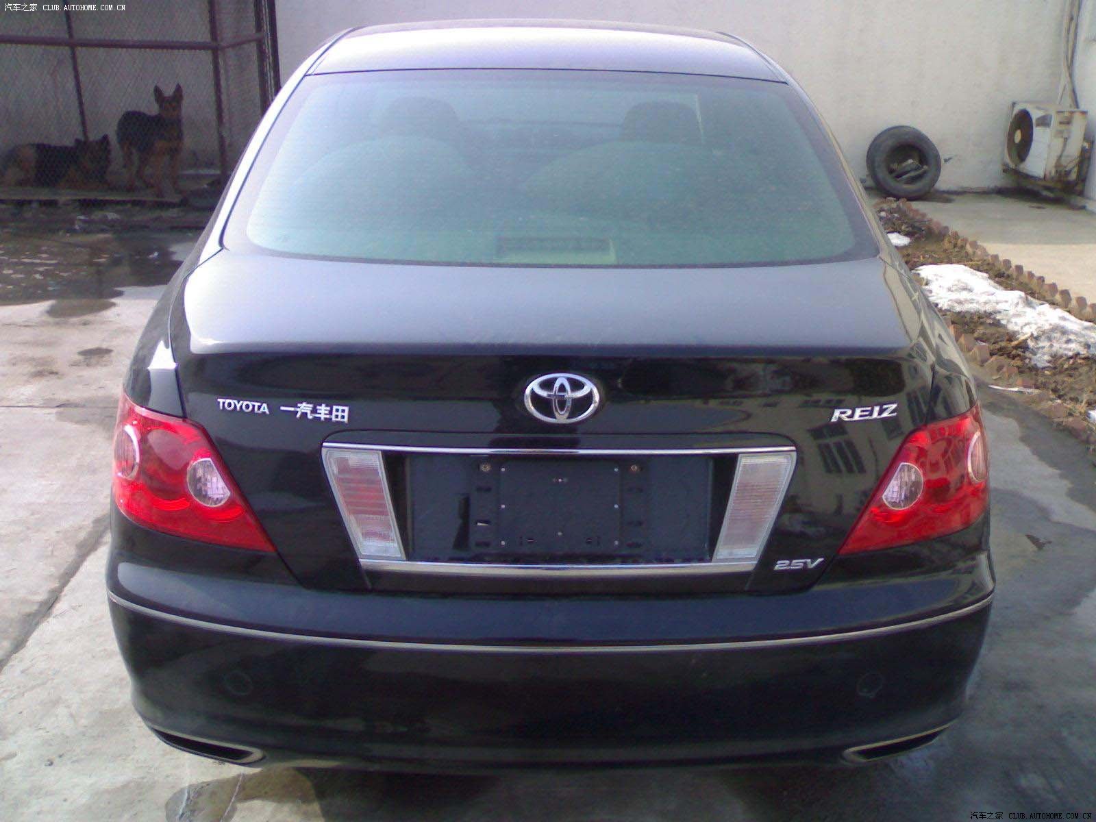 老款锐志换红尾灯作业