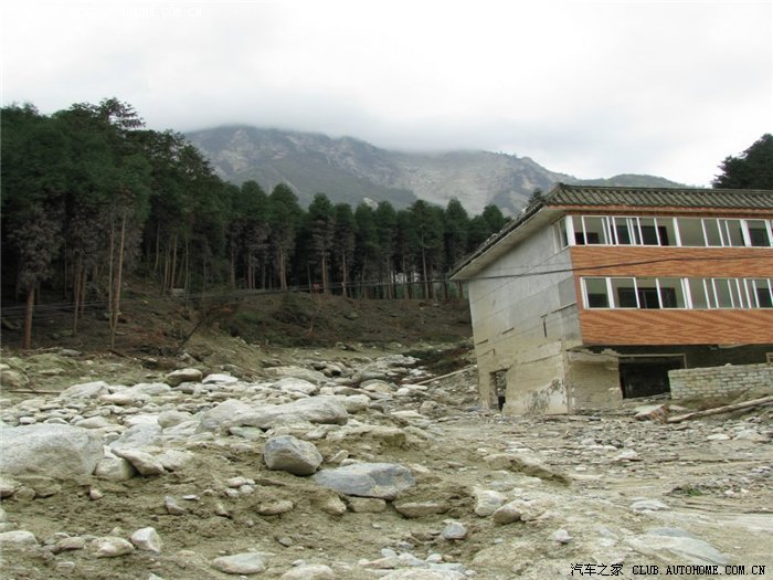 地震后的银厂沟