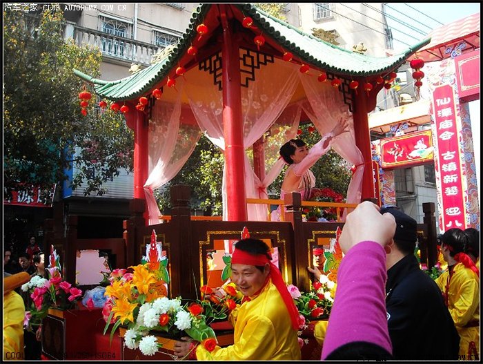 新市蚕花庙会大家来看看当今的蚕花娘娘