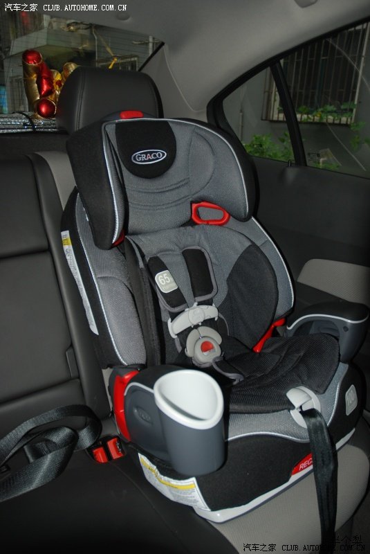 latchisofix接口儿童安全座椅安装作业