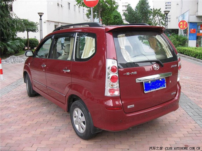 借朋友的红色森雅图片几张,给大家个参考.