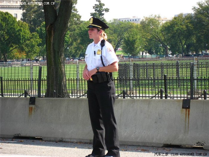 美国漂亮的女警察