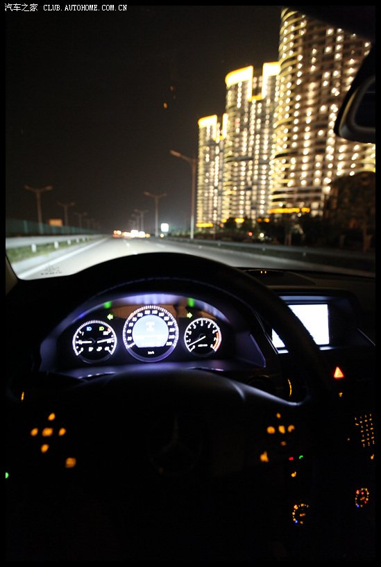 在想这样拍一张效果应该挺漂亮, 可当时速度在120  还在快车道