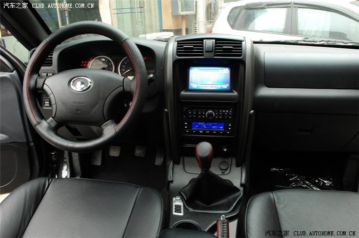发张新哈弗黑色的内饰图片!