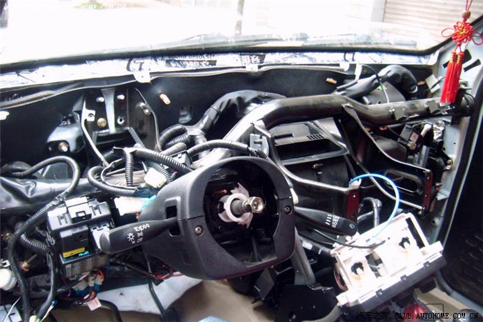 再拆中控仪表台 这次要做全车隔音了