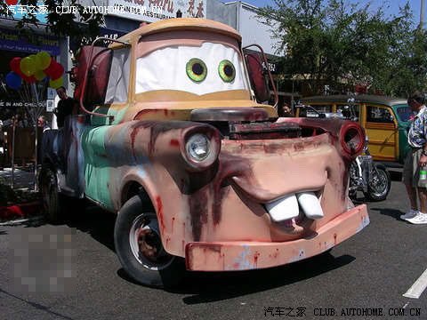 街头惊现"板儿牙"